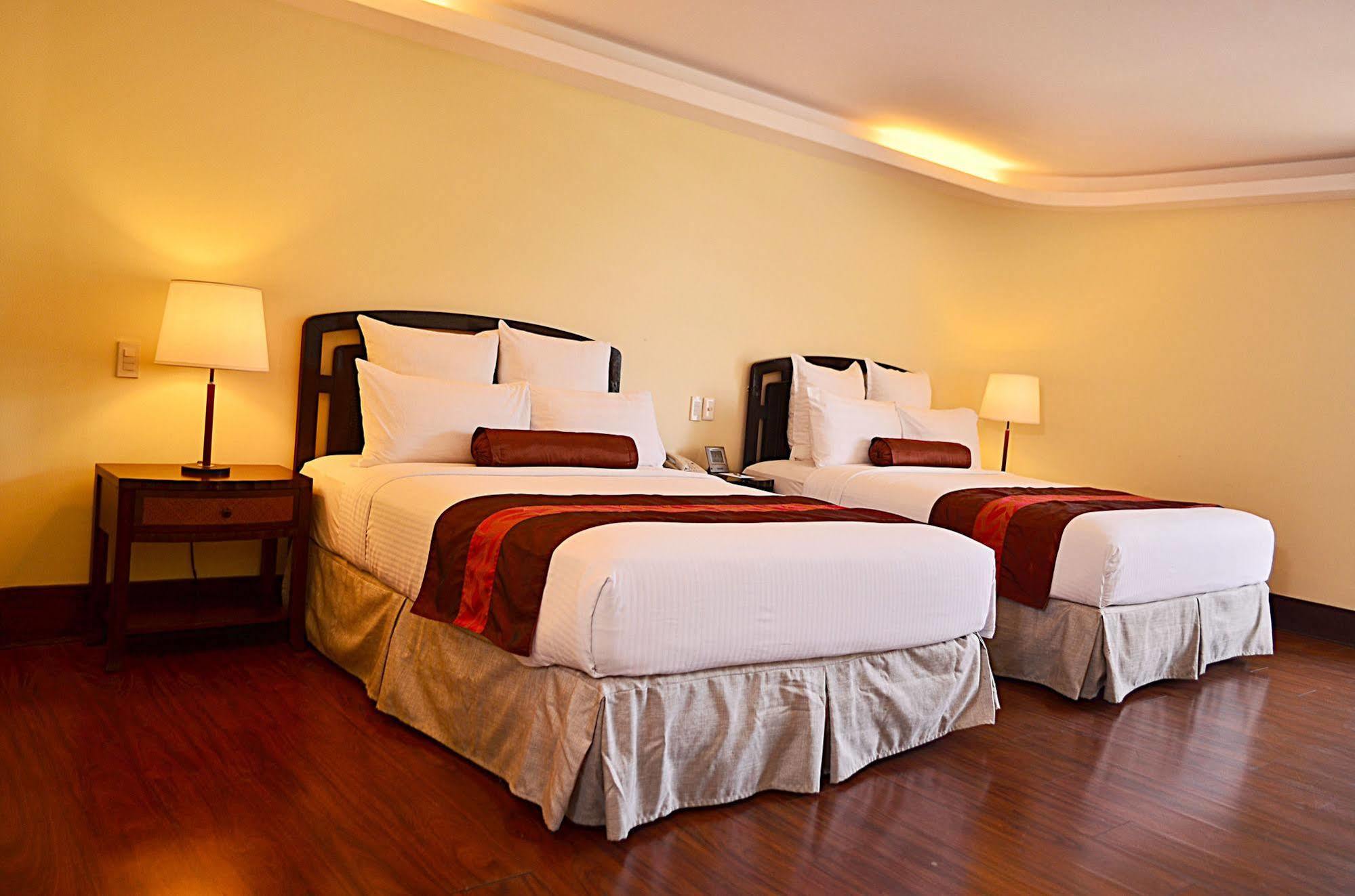 Thunderbird Resorts - Rizal Binangonan Exterior foto